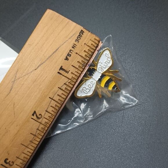 Bee kind honey bee alloy gold insect pin - Picture 5 of 6